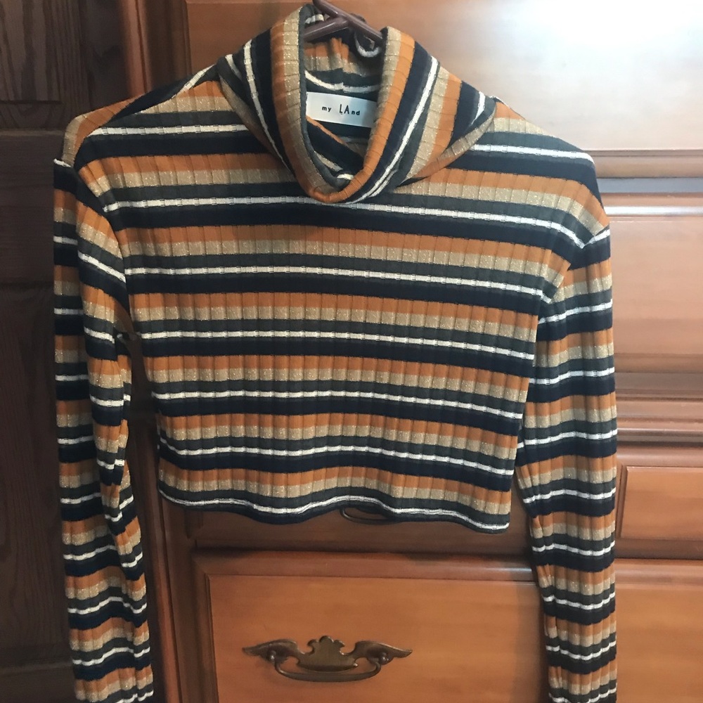 Forever 21 crop top sweater!!